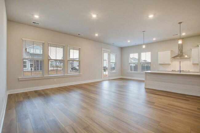 Photo - 412 Parish Farms Dr