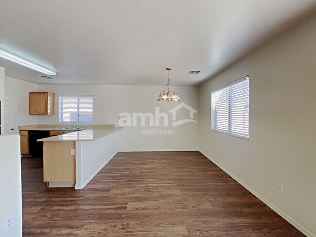 Photo - 10625 W Pomo St