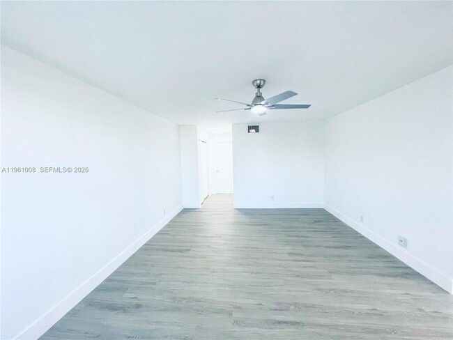 Photo - 500 NE 2nd St Unidad 420