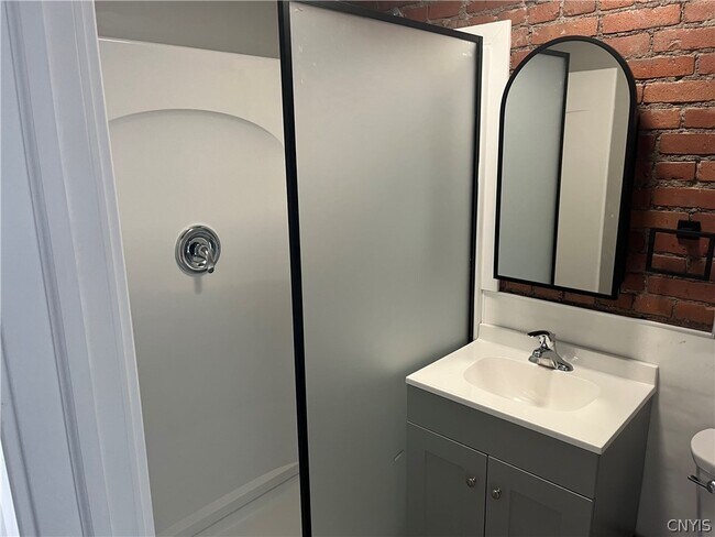 Photo - 317 S Clinton St