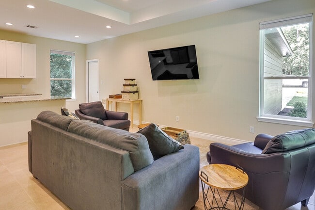 Photo - 11931 Lakeview Manor Dr Unit SI ID1308587P