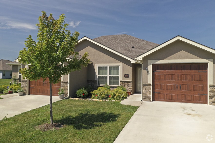 Beautiful Three Bedroom Townhomes