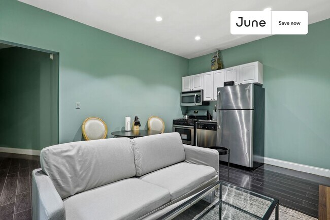 Photo - 23 E 109th St