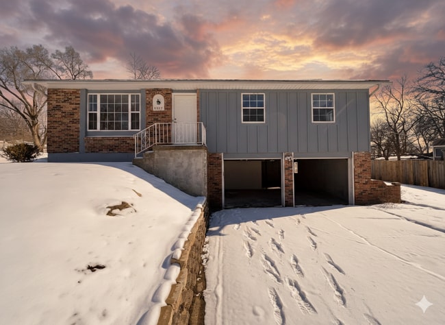 Building Photo - A Perfect Place to Call Home!!