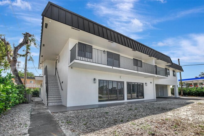 Photo - 5980 SW 40th Ave Unidad E