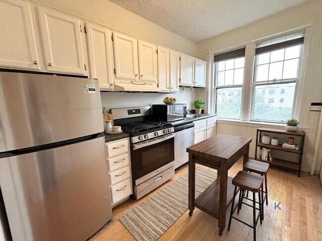 455 Washington St Unit 4