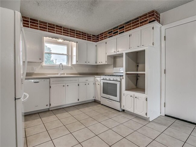 Photo - 9613 Rhythm Rd