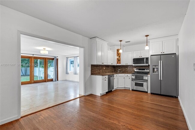 Photo - 260 SW 29th Rd