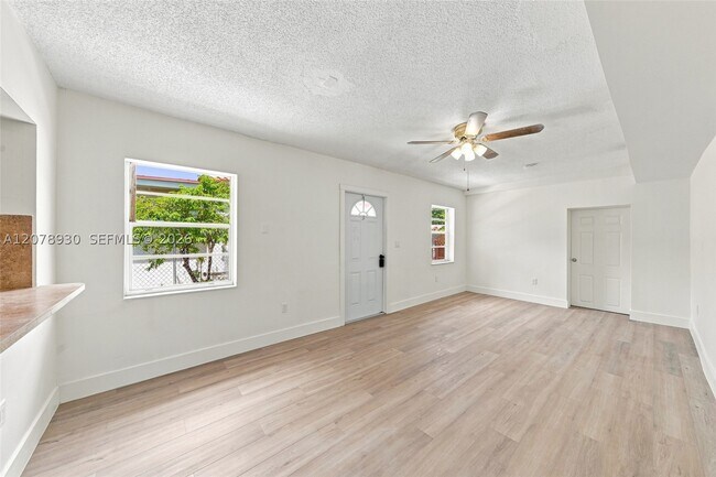 402 NW 44th Ave Unit 1