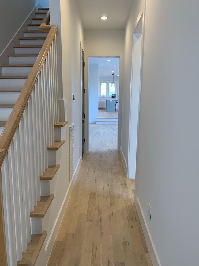 Photo - 4 Bed 3.5 Bath in Edgefield Home