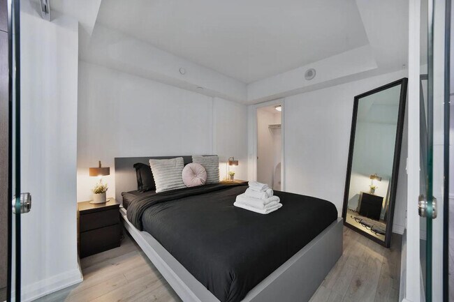 Photo - 155 Yorkville Ave Unit ID1316393P