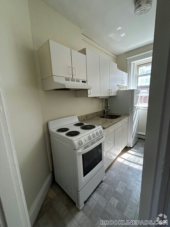Building Photo - 208 Winthrop Rd Unit 31 Rental