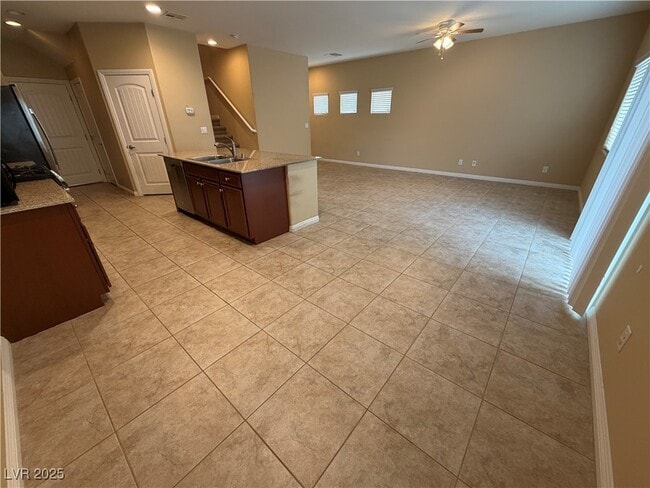 Photo - 2899 Rough Green St