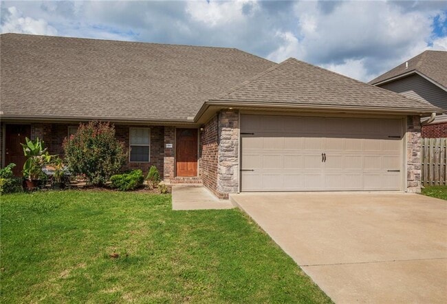 Photo - 3104 SW Deerfield Blvd Townhome