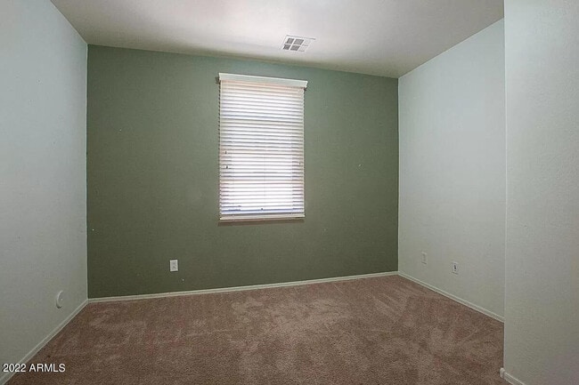 Photo - 2325 E Fraktur Rd