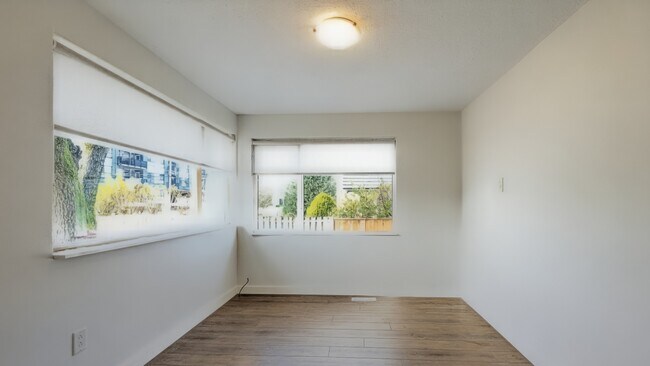 Photo - 45783 Wellington Ave