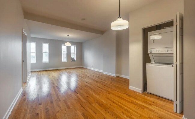 Building Photo - 1538 N Milwaukee Ave Unit 4F