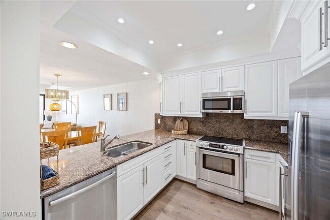 Photo - 100 N Collier Blvd Unidad PH5