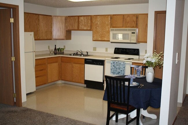Meadow Lake of Clear Lake Apartments