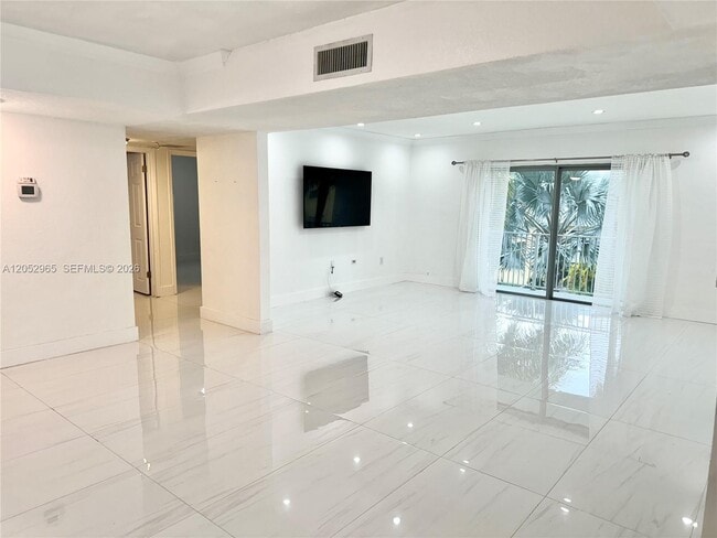 7401 SW 82nd St Unit 3035
