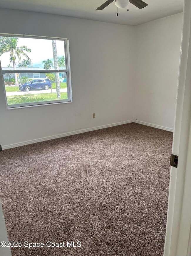 Photo - 1485 Eddy St