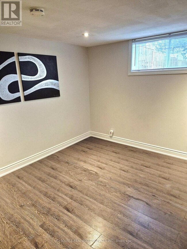 Photo - 111 Haileybury Dr