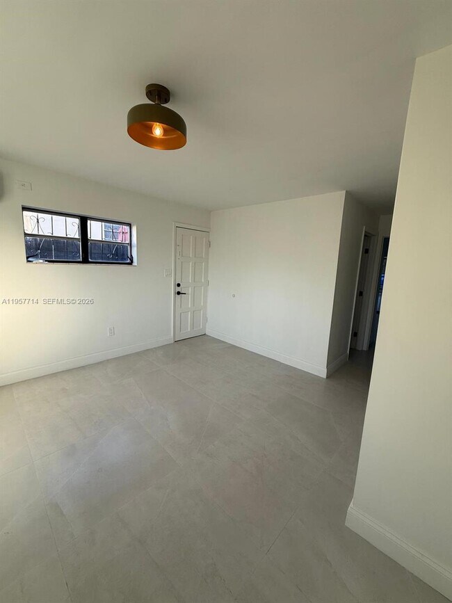 Photo - 525 SW 22nd Ave Unidad B