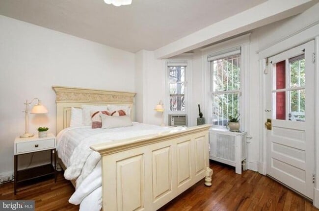 Photo - 1869 Mintwood Pl NW