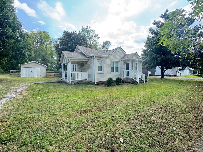 Building Photo - FOR LEASE- 2 BED 1 BATH ON HICKORY RIDGE RD! Rental