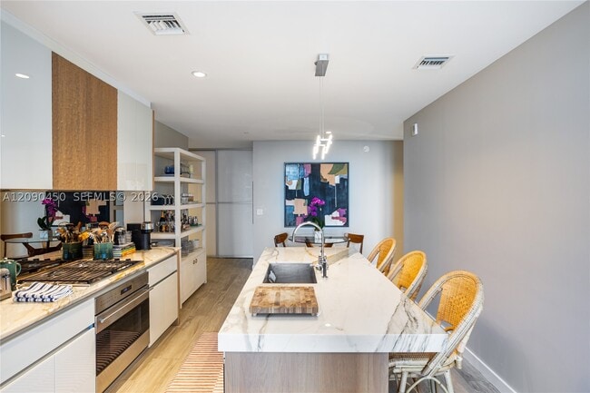 2831 S Bayshore Dr Unit 604