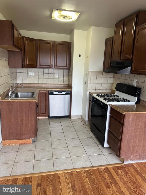 Photo - 5801 Quantrell Ave Unit 407