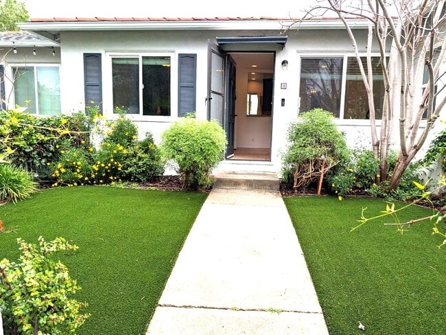 Building Photo - 1801 Dorchester Avenue Unit B