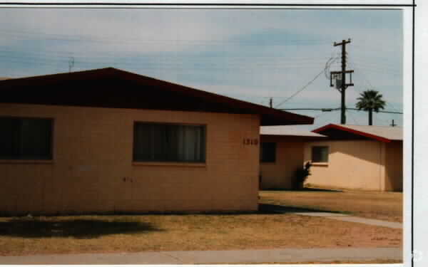 Photo - 1310-1320 N 48th Pl