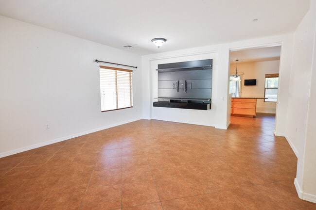 Photo - 819 W Vuelta Granadina