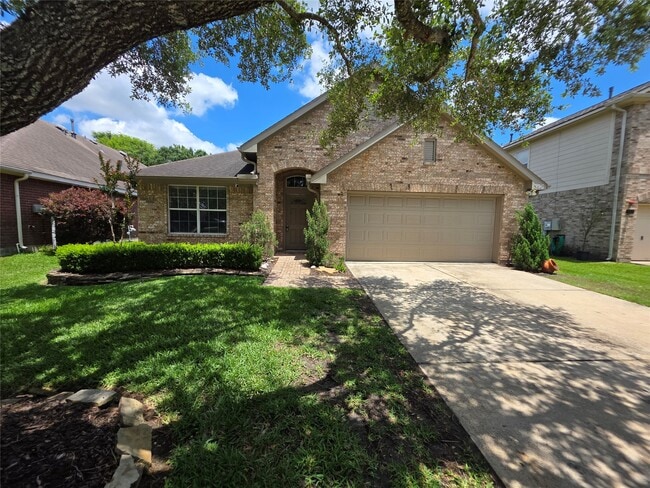 Building Photo - 395 Livingstone Ln