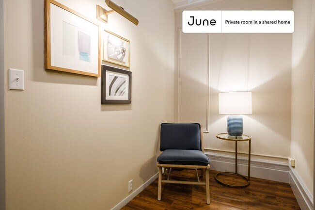 Room in Shared 5 bed/1 bath home in Hell's Kitchen
