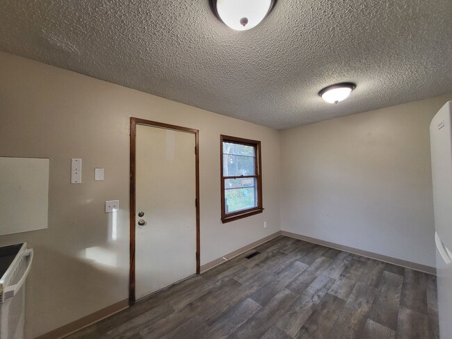 Photo - Spacious 4 bedroom home!