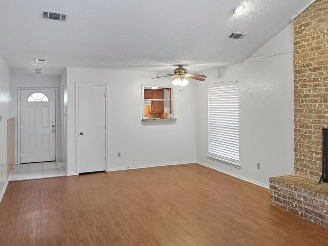 Photo - Wonderful Quiet Duplex in the Northern Part of Arlington