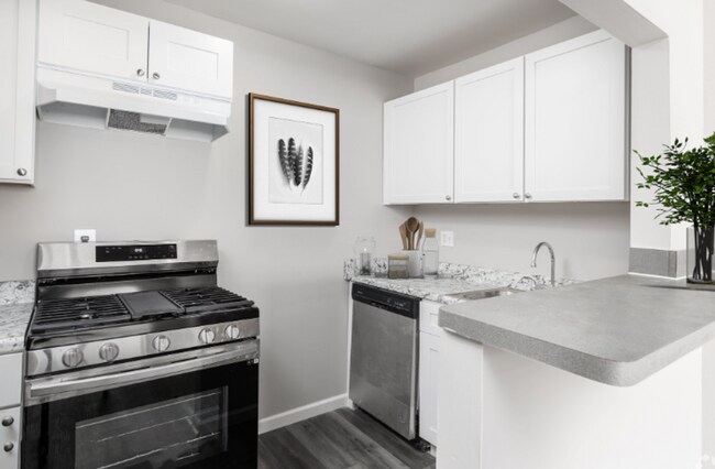 Photo - Village Court Apartments