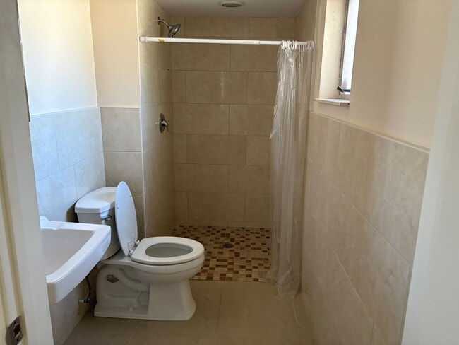 Photo - Spacious 3 bedroom home in quiet neighborhood