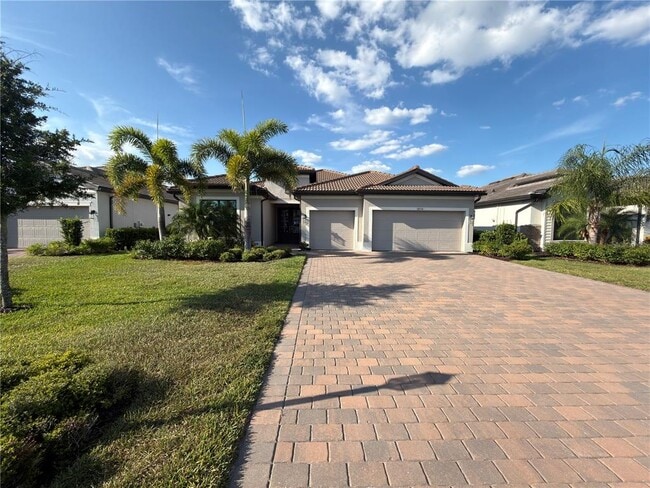 Building Photo - 18334 Ridgeline Dr