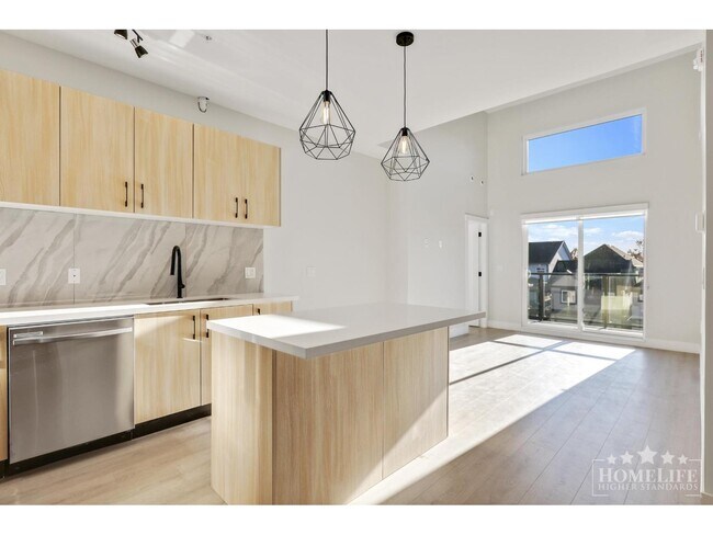 Photo - 14858-14860 60 Ave Unit 304