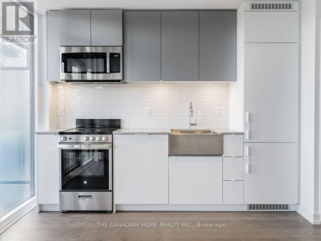 Photo - 270 Dufferin St Unit 321