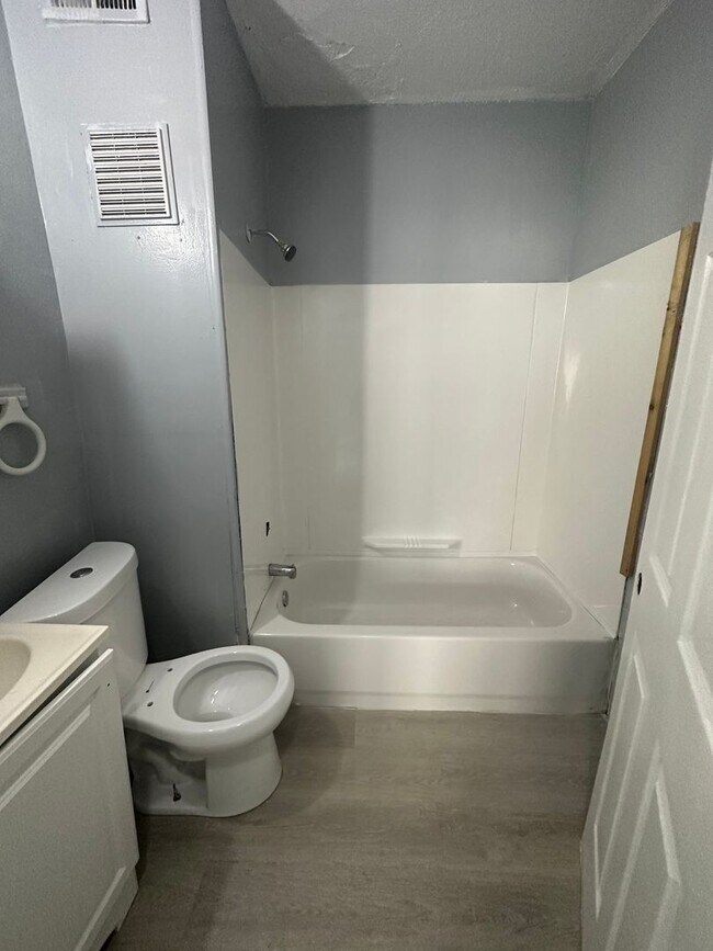 Photo - 11414 Fairport Ave Unit UP