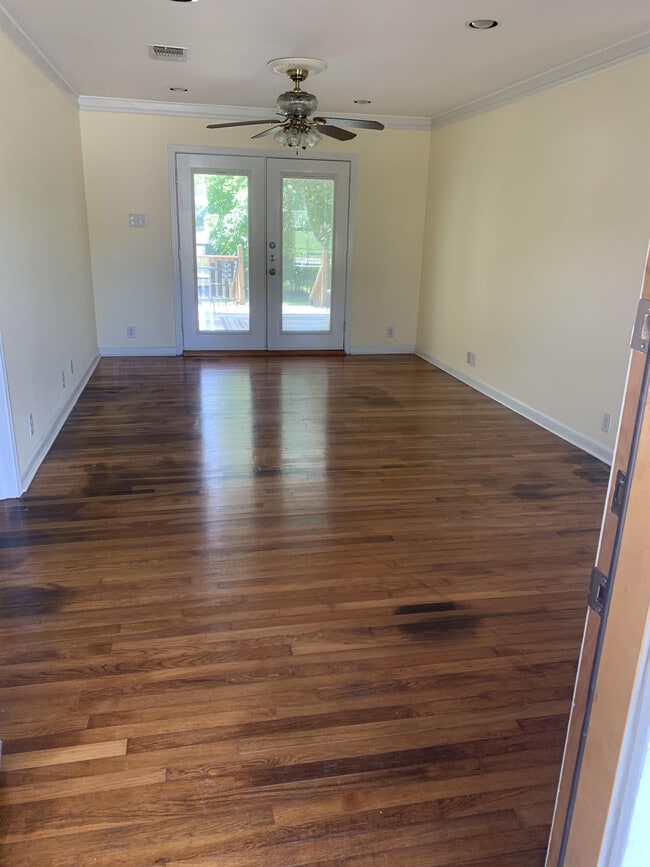 Photo - 212 Lyman Dr