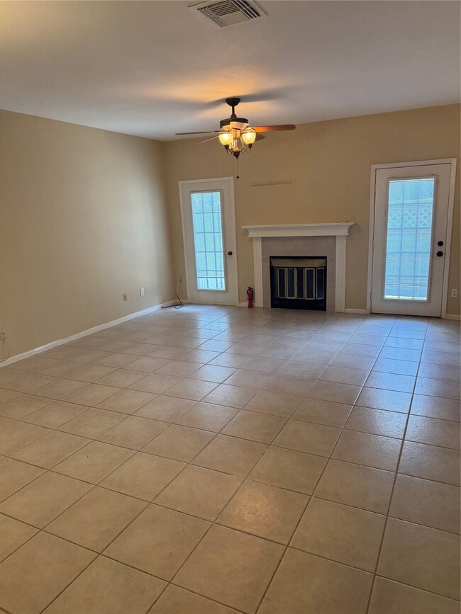Building Photo - 6000 Reims Rd Unit 3006
