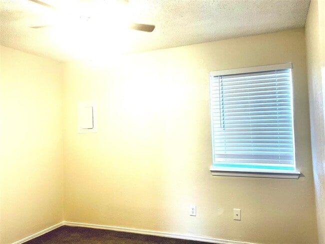 1407 Glen Oaks Ct Unit 2