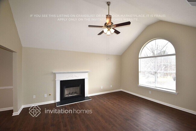 Photo - 484 Grove Park Dr