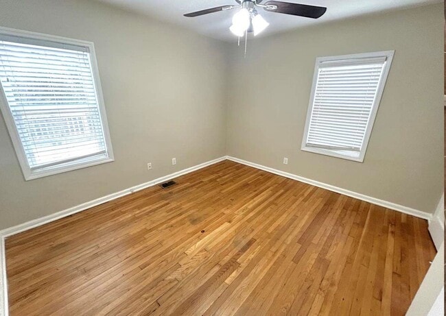 Photo - 2772 Joyce Ave