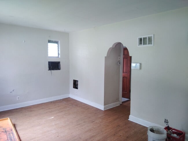 Photo - 4521 Oakwood Ave